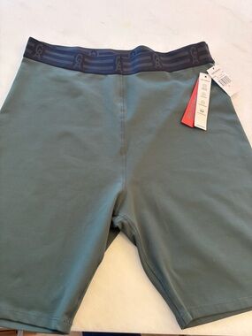 Good American Olive Green Performance Bike Shorts size 6